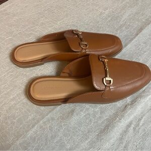 Old Navy Women's Brown Loafer Mules size 8